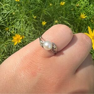 Elegant Silver Pearl Ring